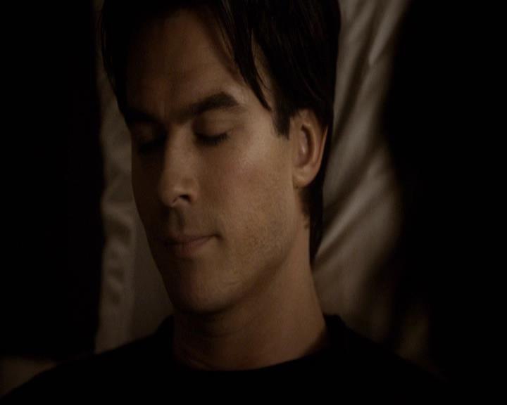 VampireDiariesWorld-dot-org_2x16TheHouseGuest2002.jpg