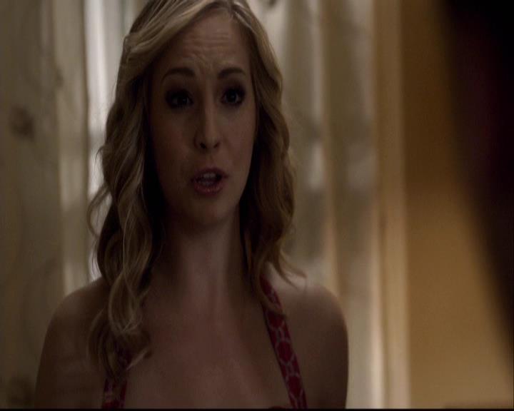 VampireDiariesWorld-dot-org_2x16TheHouseGuest2077.jpg