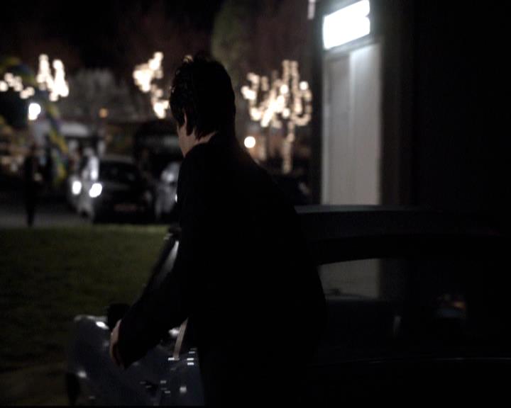 VampireDiariesWorld-dot-org_2x18TheLastDance1829.jpg