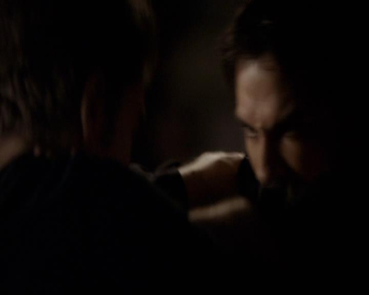 VampireDiariesWorld-dot-org_2x19Klaus2005.jpg