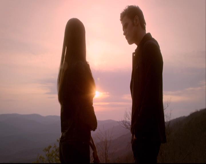 VampireDiariesWorld-dot-org_2x20TheLastDay1611.jpg