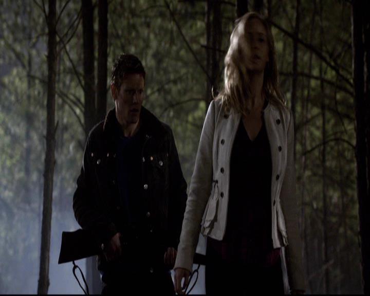 VampireDiariesWorld-dot-org_2x20TheLastDay1939.jpg