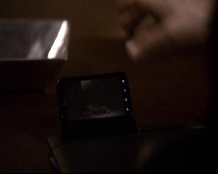 VampireDiariesWorld-dot-org_2x20TheLastDay1971.jpg