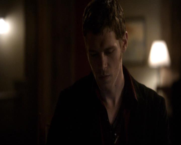 VampireDiariesWorld-dot-org_2x20TheLastDay1985.jpg