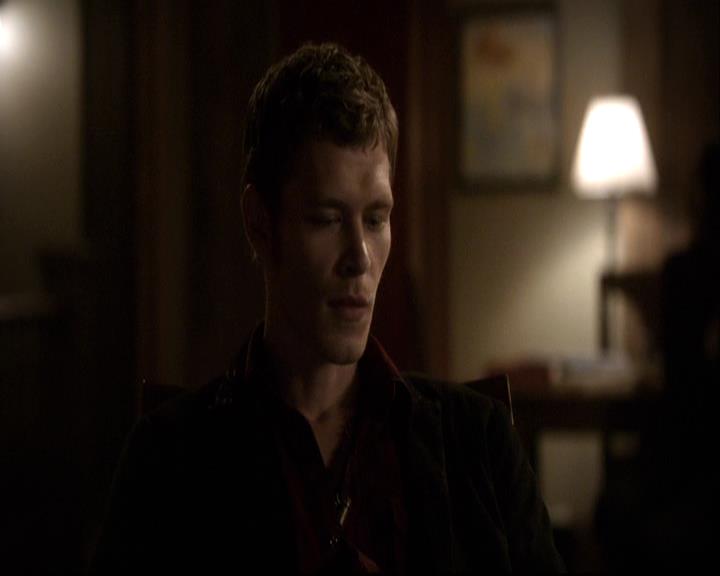 VampireDiariesWorld-dot-org_2x20TheLastDay1987.jpg