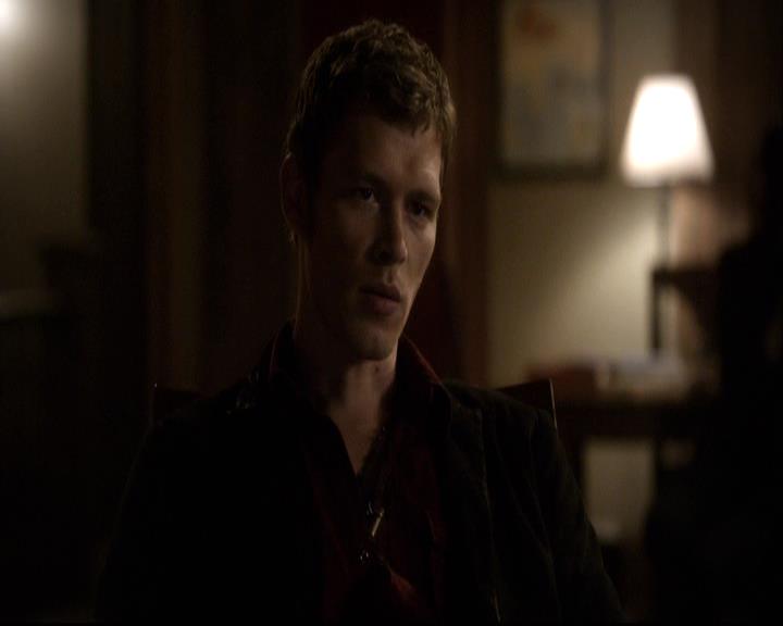 VampireDiariesWorld-dot-org_2x20TheLastDay1988.jpg