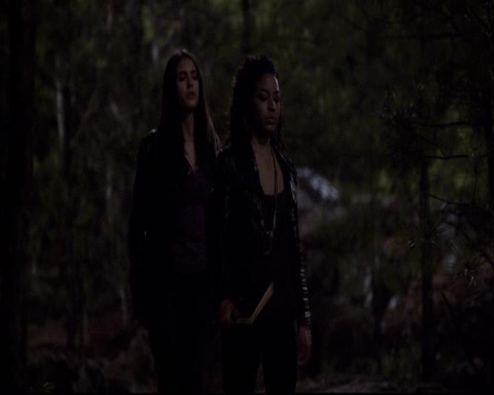 VampireDiariesWorld-dot-org_2x20TheLastDay2188.jpg