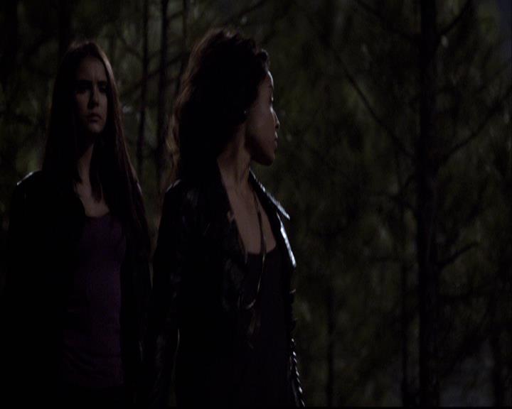 VampireDiariesWorld-dot-org_2x20TheLastDay2192.jpg