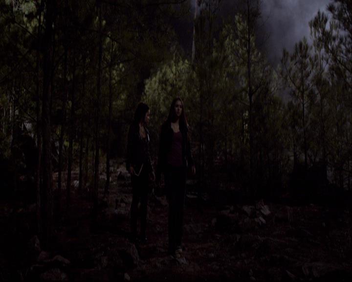 VampireDiariesWorld-dot-org_2x20TheLastDay2202.jpg