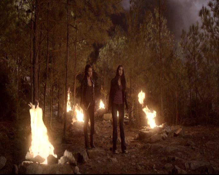 VampireDiariesWorld-dot-org_2x20TheLastDay2206.jpg