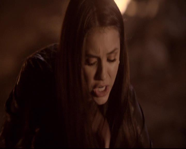 VampireDiariesWorld-dot-org_2x20TheLastDay2218.jpg