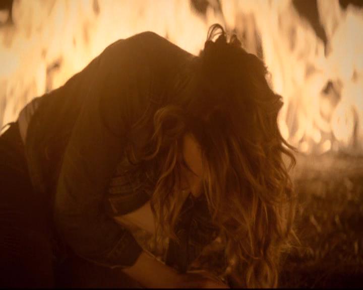 VampireDiariesWorld-dot-org_2x21TheSunAlsoRises0549.jpg