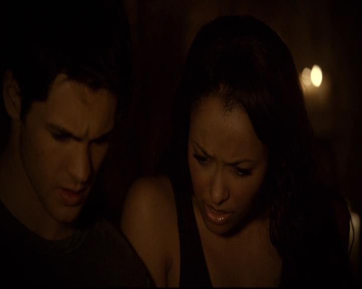 VampireDiariesWorld-dot-org_2x21TheSunAlsoRises0594.jpg