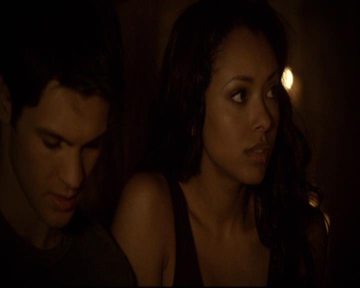 VampireDiariesWorld-dot-org_2x21TheSunAlsoRises0600.jpg