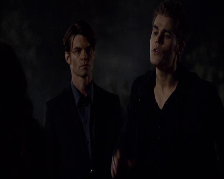 VampireDiariesWorld-dot-org_2x21TheSunAlsoRises0638.jpg