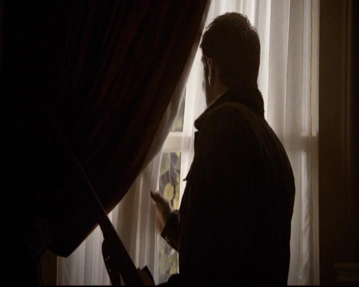 VampireDiariesWorld-dot-org_2x21TheSunAlsoRises0747.jpg