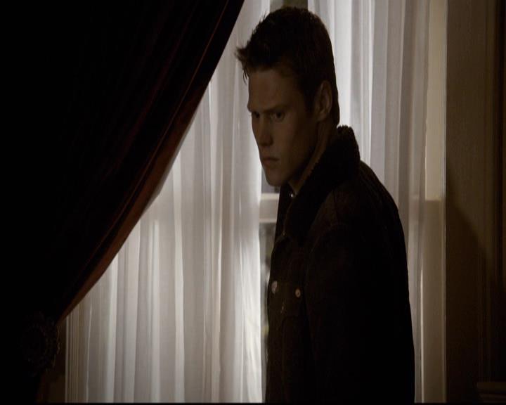 VampireDiariesWorld-dot-org_2x21TheSunAlsoRises0759.jpg