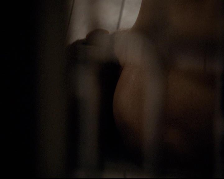 VampireDiariesWorld-dot-org_2x21TheSunAlsoRises0770.jpg