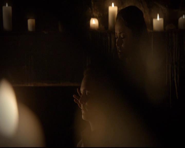 VampireDiariesWorld-dot-org_2x21TheSunAlsoRises1182.jpg