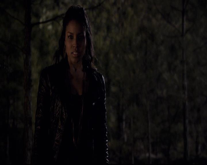 VampireDiariesWorld-dot-org_2x21TheSunAlsoRises1527.jpg