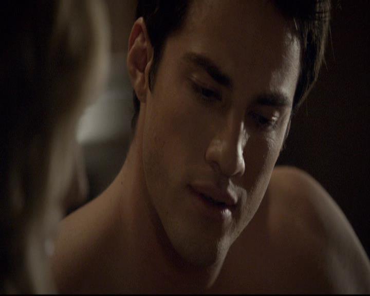 VampireDiariesWorld-dot-org_2x21TheSunAlsoRises1879.jpg