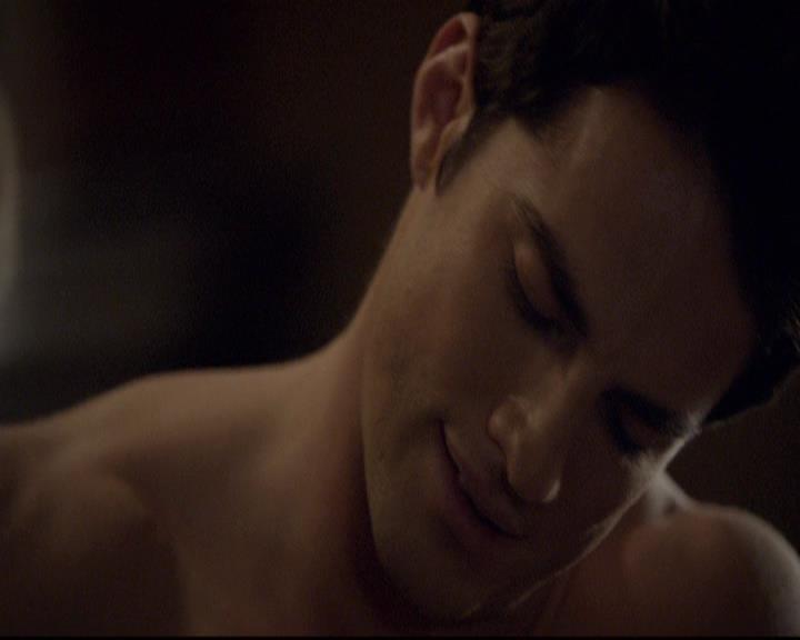 VampireDiariesWorld-dot-org_2x21TheSunAlsoRises1907.jpg