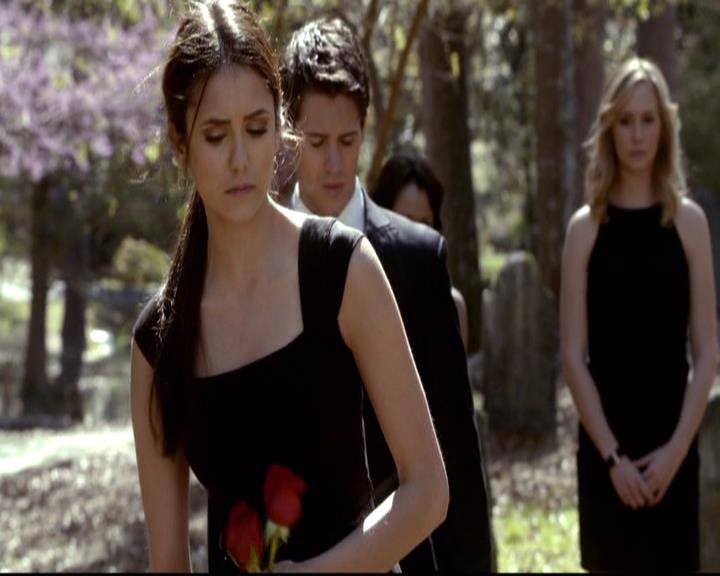 VampireDiariesWorld-dot-org_2x21TheSunAlsoRises2097.jpg