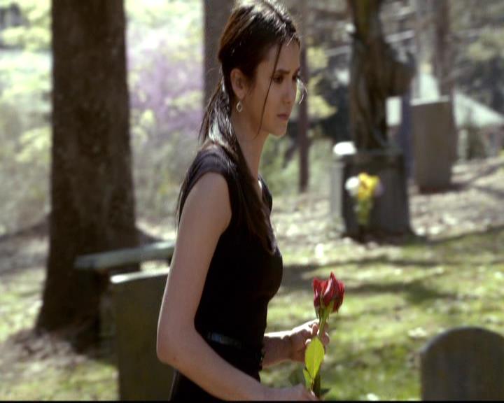 VampireDiariesWorld-dot-org_2x21TheSunAlsoRises2104.jpg