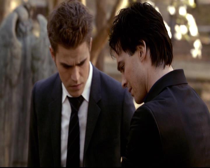 VampireDiariesWorld-dot-org_2x21TheSunAlsoRises2207.jpg