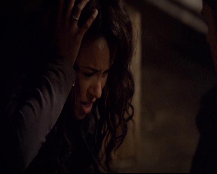 VampireDiariesWorld-dot-org_2x22AsILayDying0480.jpg