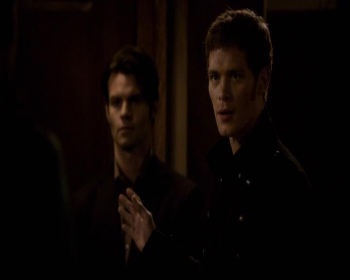 VampireDiariesWorld-dot-org_2x22AsILayDying0741.jpg