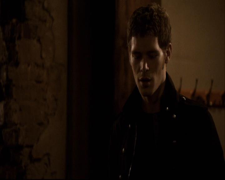 VampireDiariesWorld-dot-org_2x22AsILayDying0772.jpg