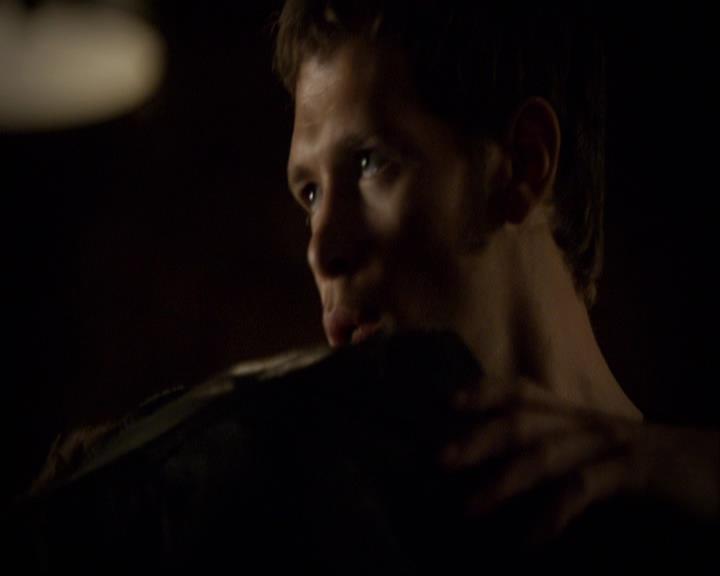 VampireDiariesWorld-dot-org_2x22AsILayDying0795.jpg