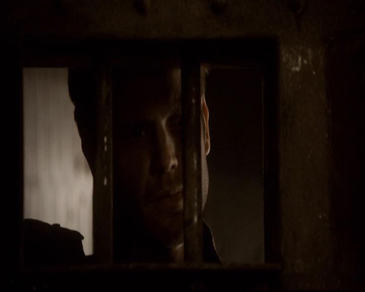 VampireDiariesWorld-dot-org_2x22AsILayDying0870.jpg