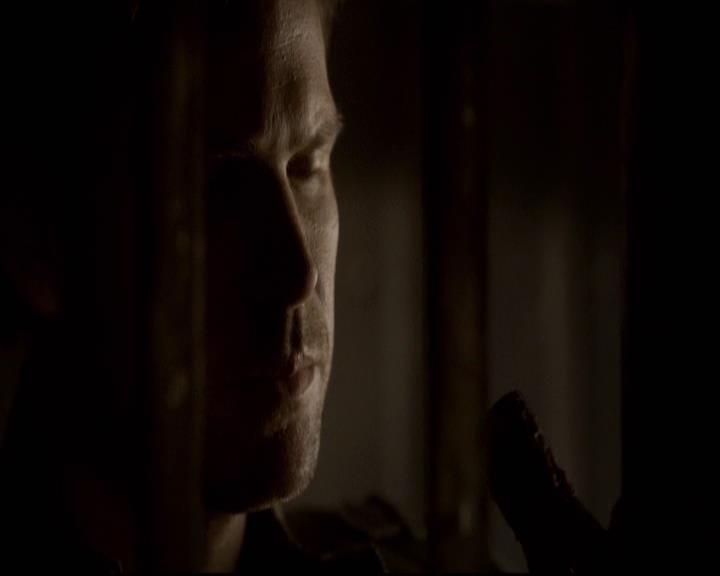 VampireDiariesWorld-dot-org_2x22AsILayDying0879.jpg