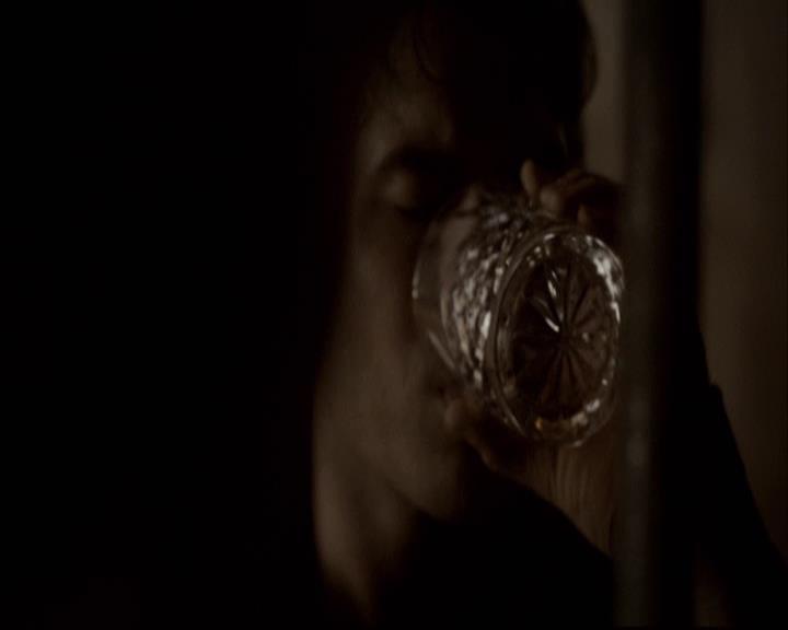 VampireDiariesWorld-dot-org_2x22AsILayDying0895.jpg