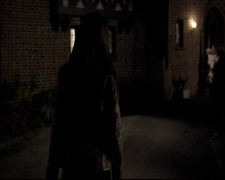 VampireDiariesWorld-dot-org_2x22AsILayDying0926.jpg