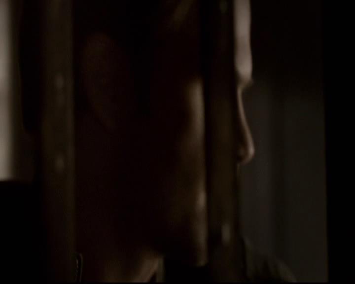 VampireDiariesWorld-dot-org_2x22AsILayDying0940.jpg