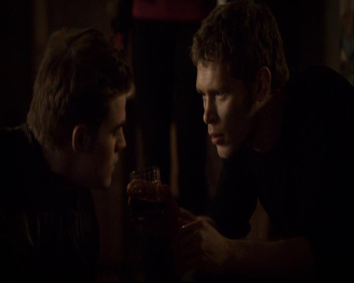 VampireDiariesWorld-dot-org_2x22AsILayDying1023.jpg