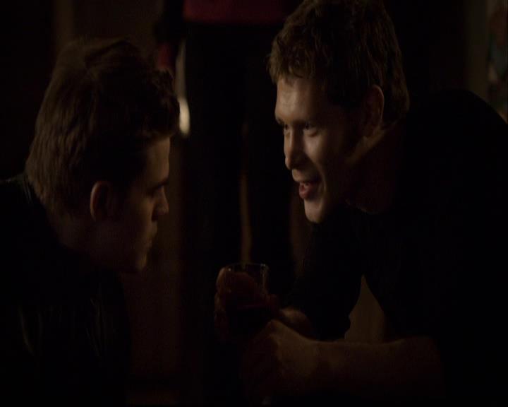 VampireDiariesWorld-dot-org_2x22AsILayDying1025.jpg