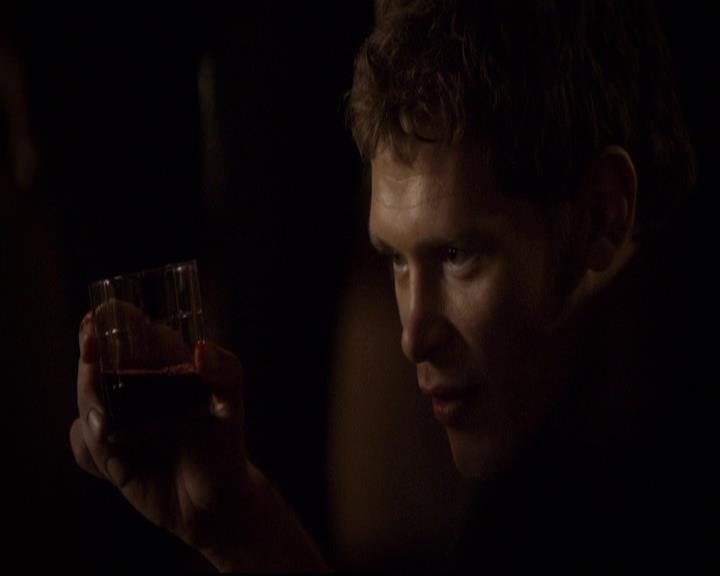 VampireDiariesWorld-dot-org_2x22AsILayDying1030.jpg