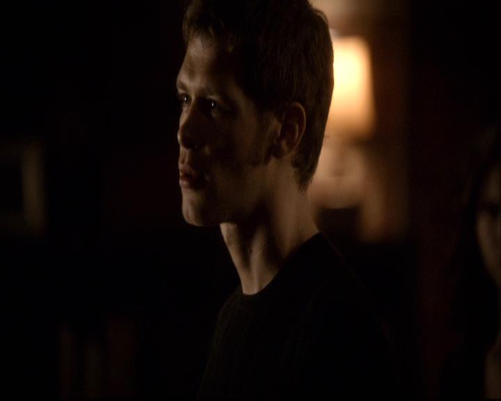 VampireDiariesWorld-dot-org_2x22AsILayDying1056.jpg