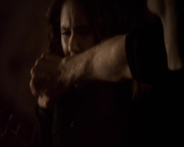 VampireDiariesWorld-dot-org_2x22AsILayDying1080.jpg