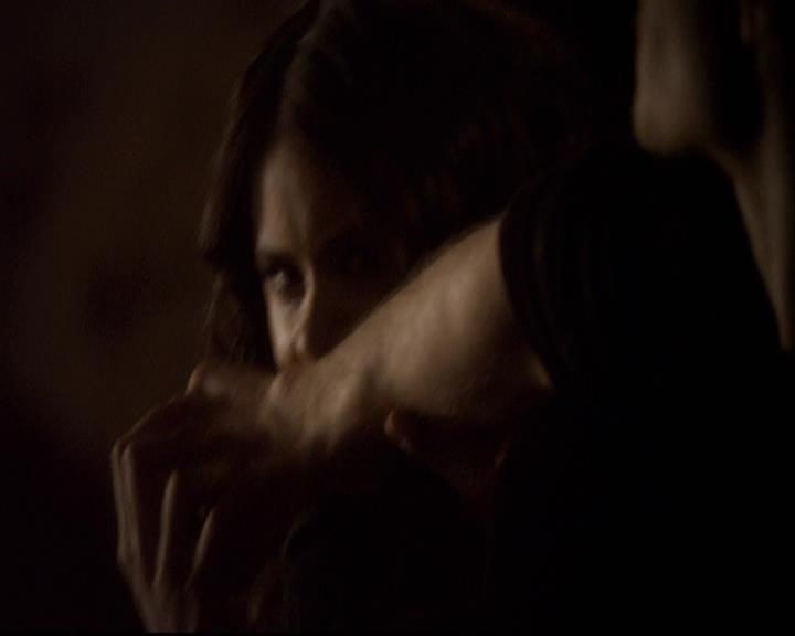 VampireDiariesWorld-dot-org_2x22AsILayDying1081.jpg