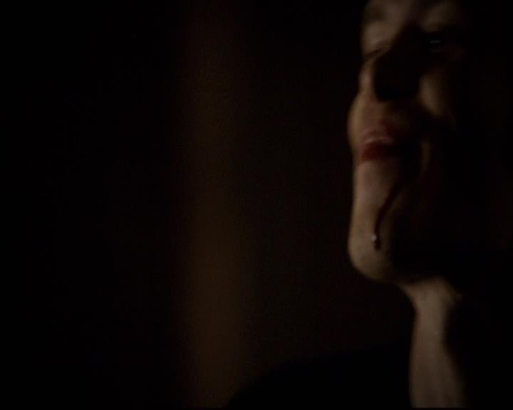 VampireDiariesWorld-dot-org_2x22AsILayDying1083.jpg