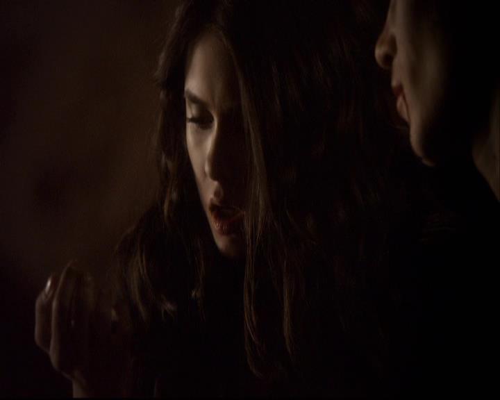 VampireDiariesWorld-dot-org_2x22AsILayDying1093.jpg