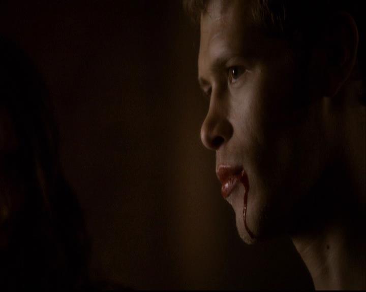 VampireDiariesWorld-dot-org_2x22AsILayDying1097.jpg