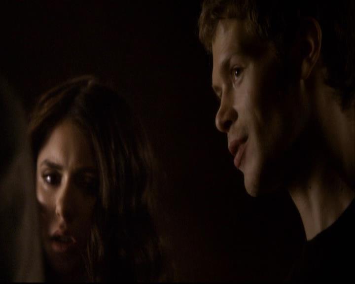 VampireDiariesWorld-dot-org_2x22AsILayDying1105.jpg