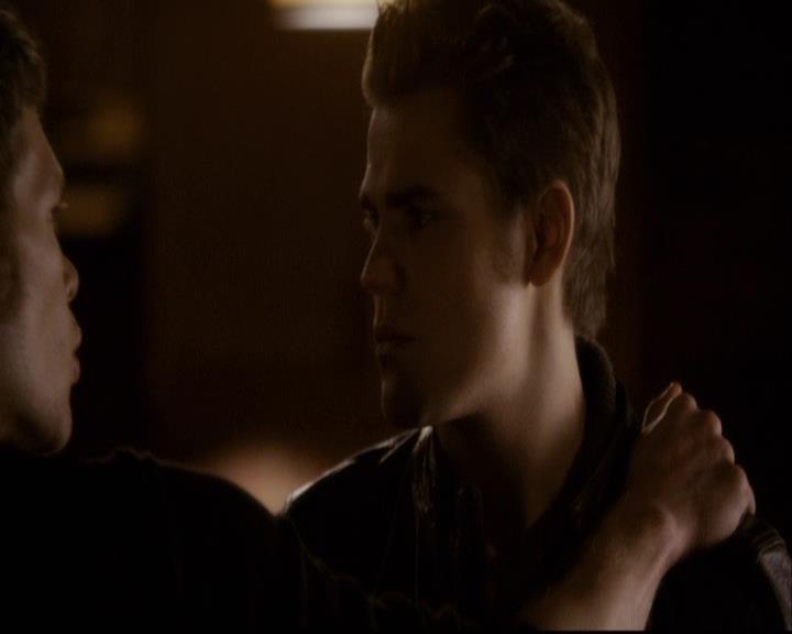 VampireDiariesWorld-dot-org_2x22AsILayDying1110.jpg