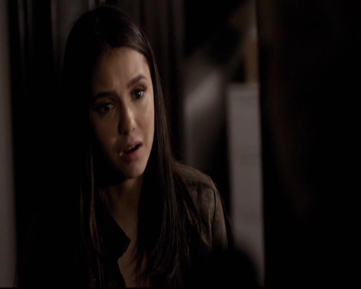 VampireDiariesWorld-dot-org_2x22AsILayDying1156.jpg